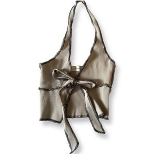 Cute top! PERFECT for summer !<33